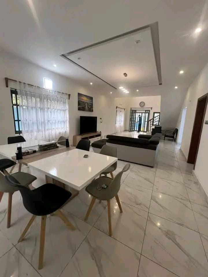 Villa R+1
